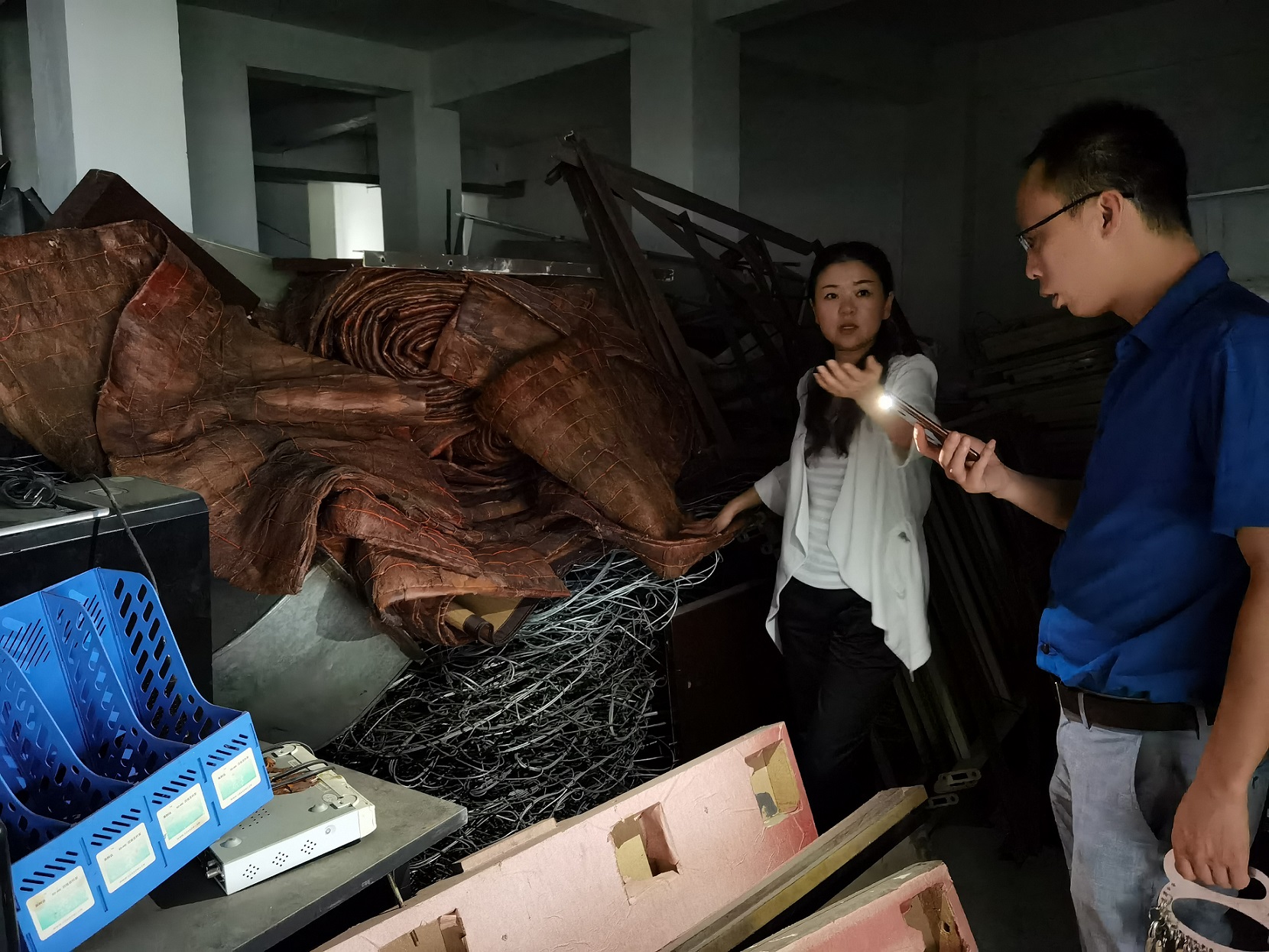 1600746249133639.jpg (圖為監督檢查下屬各公司物資儲備情況).jpg