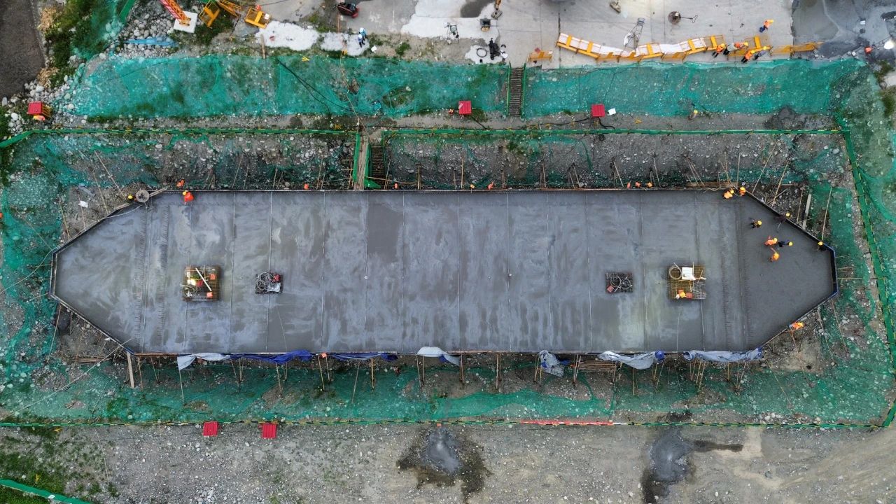 1724727748654040.jpg 青城大橋5.jpg